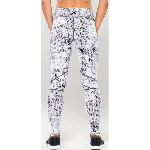 NWT Women’s 2xu Plyometric Printed Tights - Leggings - Picture 9 of 9